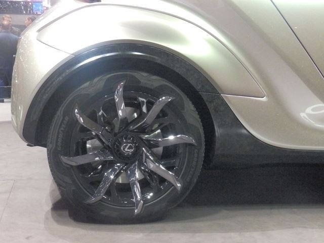 Концепт Lexus LF-SA выглядит лучше в металле